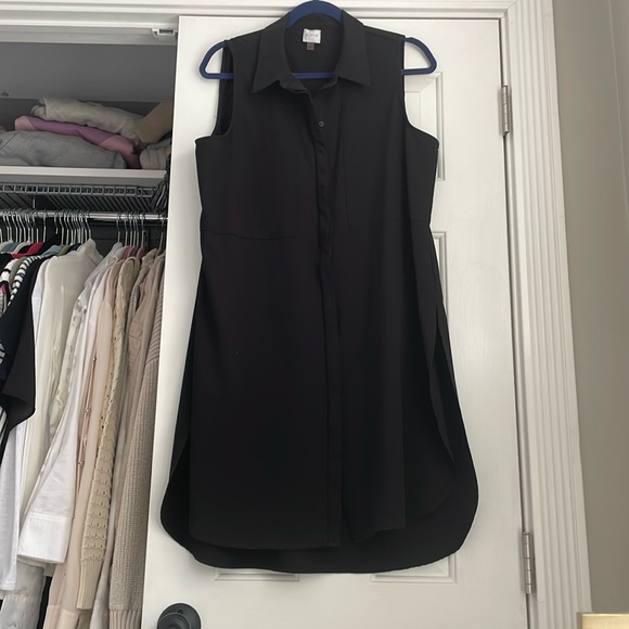 Cupio sleeveless button down with side slits - Picture 1 of 6